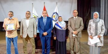 مجلس جامعة بني سويف يكرم أعضاء الجهاز الإداري المحالين للمعاش 2 - جريدة المساء مجلس جامعة بني سويف يكرم أعضاء الجهاز الإداري المحالين للمعاش 1 - جريدة المساء