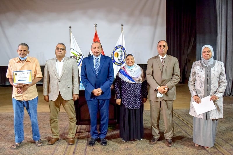 مجلس جامعة بني سويف يكرم أعضاء الجهاز الإداري المحالين للمعاش 20 - جريدة المساء مجلس جامعة بني سويف يكرم أعضاء الجهاز الإداري المحالين للمعاش 19 - جريدة المساء
