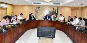 محافظ الفيوم يتابع الموقف التنفيذي لعدد من المشروعات الخدمية 1 - جريدة المساء