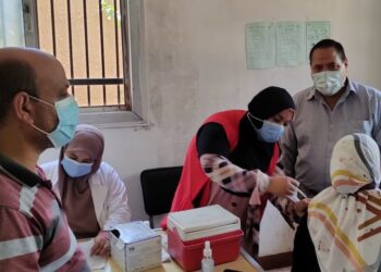 جهود مكثفة لتطعيم أعضاء هيئة التدريس والطلاب بالجامعات والمدارس فى الشرقية 35 - جريدة المساء