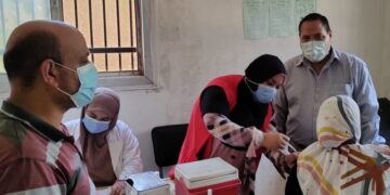 جهود مكثفة لتطعيم أعضاء هيئة التدريس والطلاب بالجامعات والمدارس فى الشرقية 2 - جريدة المساء جهود مكثفة لتطعيم أعضاء هيئة التدريس والطلاب بالجامعات والمدارس فى الشرقية 1 - جريدة المساء