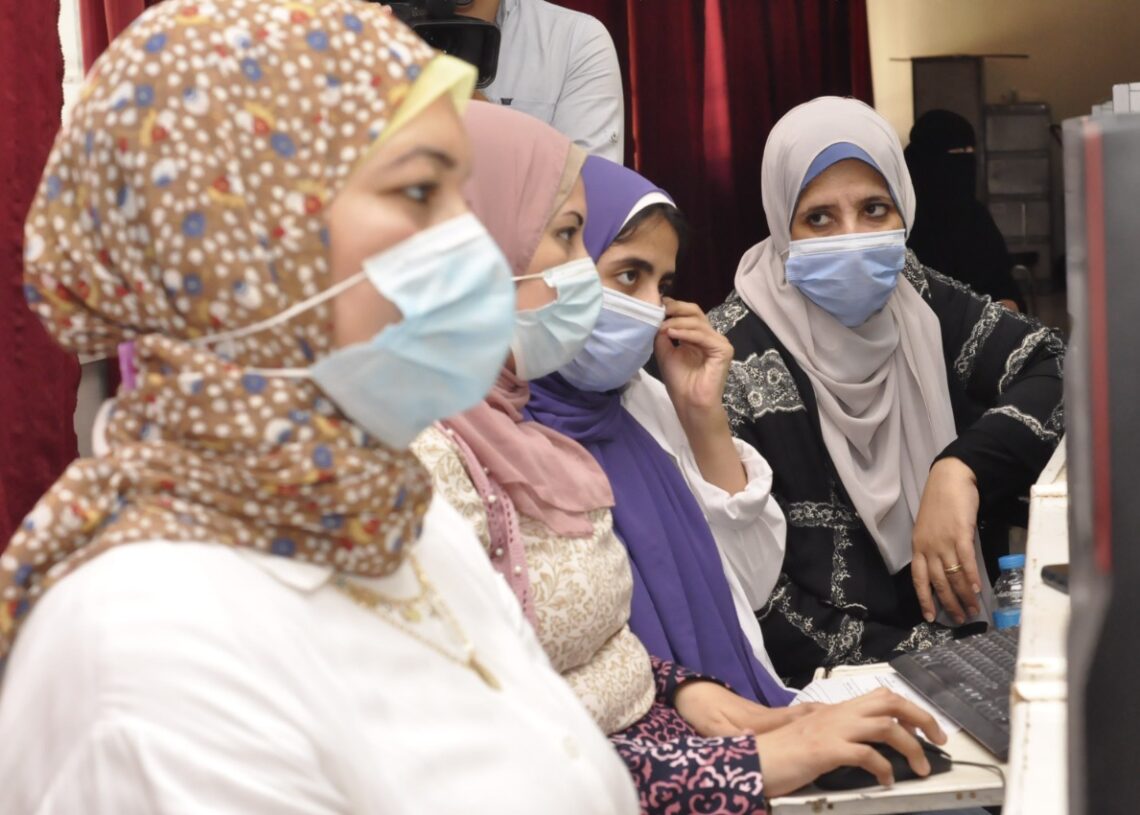 طلاب المرحلة الأولى يتوافدون على معامل التنسيق بجامعة المنيا لتسجيل رغباتهم 18 - جريدة المساء طلاب المرحلة الأولى يتوافدون على معامل التنسيق بجامعة المنيا لتسجيل رغباتهم 17 - جريدة المساء