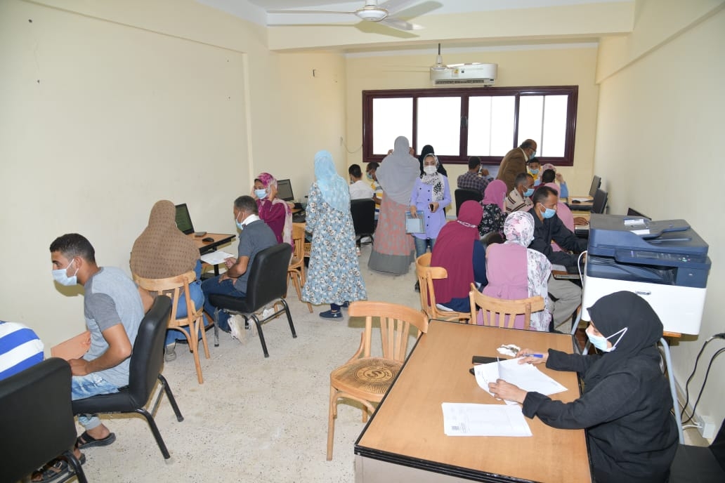 بعد غياب كلى بالأمس.. تزايد أعداد طلاب التنسيق الالكترونى بجامعة الوادى الجديد 19 - جريدة المساء بعد غياب كلى بالأمس.. تزايد أعداد طلاب التنسيق الالكترونى بجامعة الوادى الجديد 18 - جريدة المساء