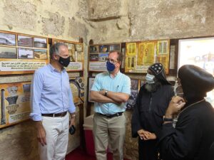 بالصور .. سفير الولايات المتحدة يزور الأماكن السياحية بسوهاج 46 - جريدة المساء بالصور .. سفير الولايات المتحدة يزور الأماكن السياحية بسوهاج 45 - جريدة المساء