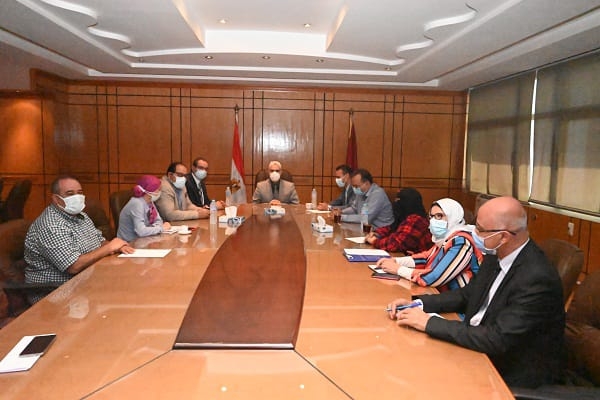 رئيس جامعة الفيوم يبحث مع وكيل وزارة الصحة البدء فى توفير لقاح "كورونا" لكافة منتسبى الجامعة 17 - جريدة المساء