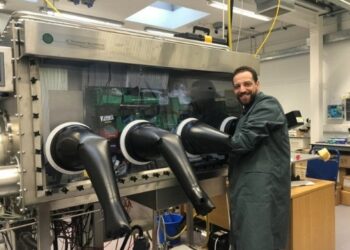 هندسة عين شمس تمثل مصر في جامعة اكسفورد لتحسين اداء الخلايا الشمسية 22 - جريدة المساء