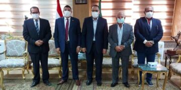 محافظ الشرقية يلتقى وفداً من مستثمرى العاشر لبحث 1 - جريدة المساء