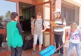 مطار مرسى مطروح يستقبل طائرة شارتر على متنها ١٧٣ سائحا 17 - جريدة المساء