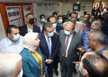 محافظ المنوفية يزور مصابي فريق كرة السرعة بمستشفي جامعة المنوفية ويقرر صرف 20 ألف جنيه لكل حالة 27 - جريدة المساء