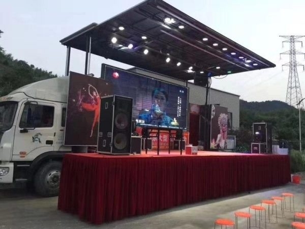 المسرح المتنقل يصل أم الحويطات بالبحر الأحمر 17 - جريدة المساء