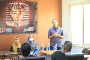 بالصور .. جامعة جنوب الوادى تنظيم لقاءً توعويًا بمحو الأمية مع طلاب الجامعة بالأقصر 21 - جريدة المساء