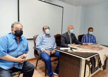 وكيل وزارة الصحة بالشرقية يناقش خطة تطعيم المواطنين بلقاح كورونا 30 - جريدة المساء