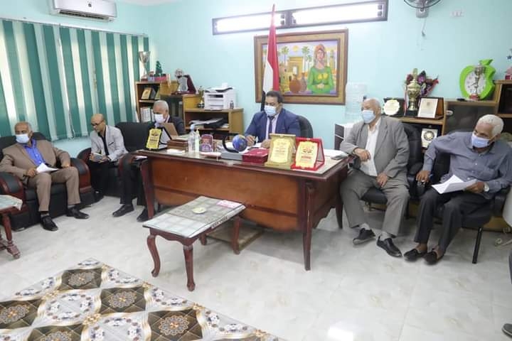 تعليم الوادى الجديد يجرى المقابلات الشخصية لتجديد قرارات المديرية . 18 - جريدة المساء