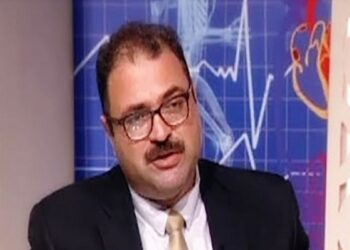 د.أحمد البربرى استشارى امراض القلب يحذر :  الحزن بيكسر القلب 17 - جريدة المساء