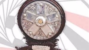 تعرف على تسليم  درع الدورى  العام للفريق الفائز به 30 - جريدة المساء