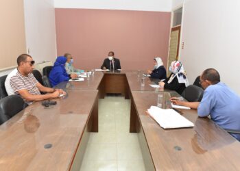 جامعة سوهاج تبحث دمج طلاب مدارس الأمل للصم بكلية التربية النوعية.. 19 - جريدة المساء