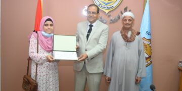 منحة دراسية ل "آية" من جامعة سوهاج.. لتفوقها بالثانوية العامة 1 - جريدة المساء