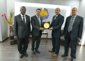 جامعة الوادى الجديد تستقبل وفد اللجنة الثلاثية لمتابعة تجهيزات كلية الطب البشرية. 27 - جريدة المساء