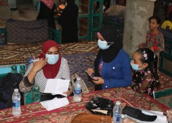 إقبال كبير من أهالي قرية "الجبلاو" على القافلة الشاملة لجامعة جنوب الوادى 30 - جريدة المساء