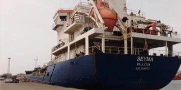 تفريغ 1200 سيارة وشحن 6300 طن صودا كاوية بميناء غرب بورسعيد 10 - جريدة المساء تفريغ 1200 سيارة وشحن 6300 طن صودا كاوية بميناء غرب بورسعيد 9 - جريدة المساء