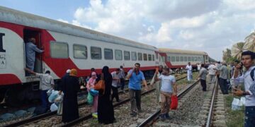 محافظ الشرقية يتابع الحالة الصحيه لمصابي قطار الإسماعيلية الزقازيق 2 - جريدة المساء محافظ الشرقية يتابع الحالة الصحيه لمصابي قطار الإسماعيلية الزقازيق 1 - جريدة المساء
