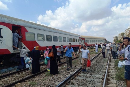محافظ الشرقية يتابع الحالة الصحيه لمصابي قطار الإسماعيلية الزقازيق 20 - جريدة المساء محافظ الشرقية يتابع الحالة الصحيه لمصابي قطار الإسماعيلية الزقازيق 19 - جريدة المساء