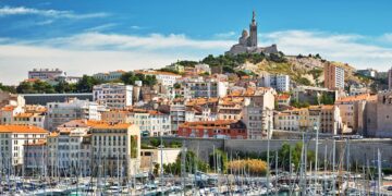 مقتل وإصابة 3 أشخاص في عملية إطلاق نار بمنطقة "أرنافو" بمدينة مرسيليا الفرنسية 2 - جريدة المساء مقتل وإصابة 3 أشخاص في عملية إطلاق نار بمنطقة "أرنافو" بمدينة مرسيليا الفرنسية 1 - جريدة المساء