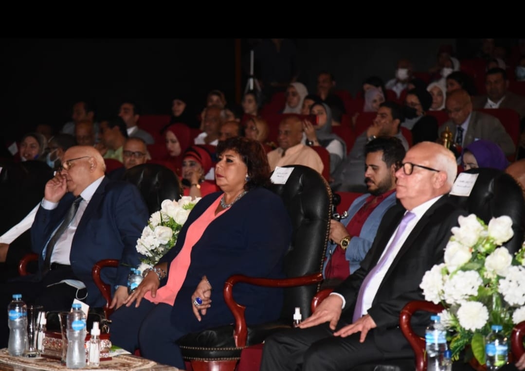 وزيرة الثقافة ومحافظ بورسعيد يشهدان عرضآ فنيآ ل "فرقة رضا " بالمركز الثقافى 19 - جريدة المساء وزيرة الثقافة ومحافظ بورسعيد يشهدان عرضآ فنيآ ل "فرقة رضا " بالمركز الثقافى 18 - جريدة المساء