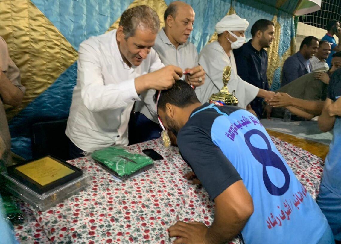 فريق " الدومة " يحصد كأس بطولة الشيخ محمد إبراهيم بقنا 20 - جريدة المساء فريق " الدومة " يحصد كأس بطولة الشيخ محمد إبراهيم بقنا 19 - جريدة المساء