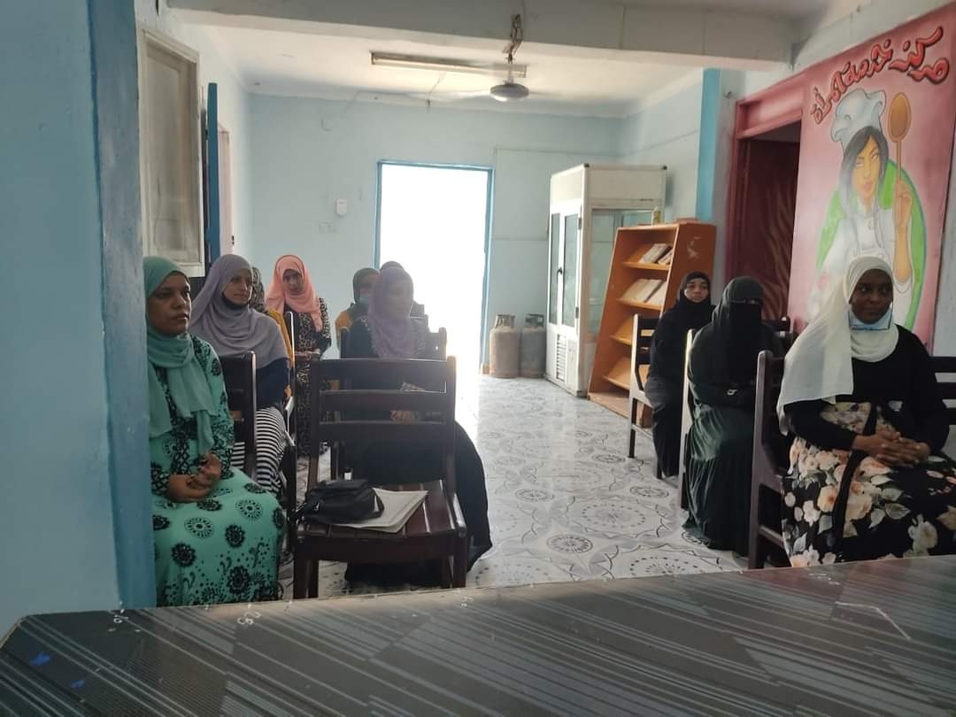 لقاء توعوى " تحسين نوعية حياة الغارمات وفاعلية المشروعات الإجتماعية " ببيت ثقافة القصير 19 - جريدة المساء