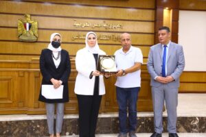 "وزيرة التضامن": ١٠٠ ألف جنيه لأسرة كل شهيد مدنى من ضحايا العمليات الإرهابية.. والصرف خلال أيام 24 - جريدة المساء "وزيرة التضامن": ١٠٠ ألف جنيه لأسرة كل شهيد مدنى من ضحايا العمليات الإرهابية.. والصرف خلال أيام 23 - جريدة المساء