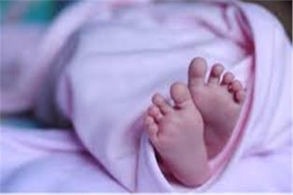 العثور على طفل رضيع فى مدخل عماره بنجع حمادى 19 - جريدة المساء