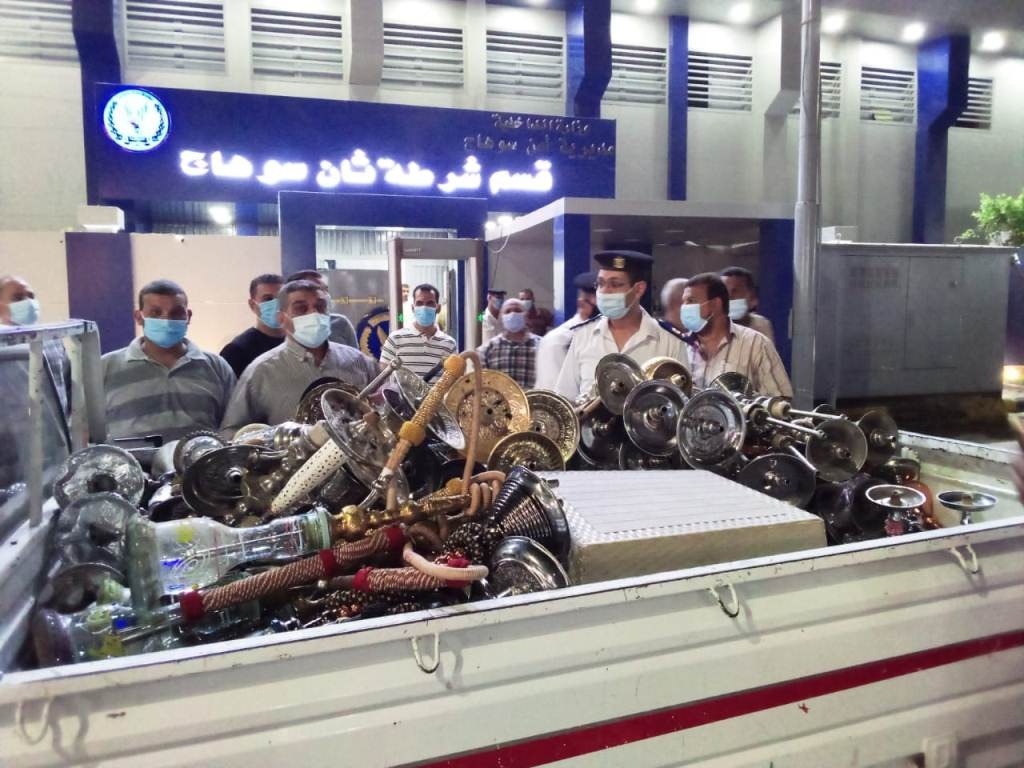 اغلاق 6 مقاهي و16 محلا تجاريا وتحرير 445 غرامة عدم ارتداء الكمامة بسوهاج 20 - جريدة المساء اغلاق 6 مقاهي و16 محلا تجاريا وتحرير 445 غرامة عدم ارتداء الكمامة بسوهاج 19 - جريدة المساء