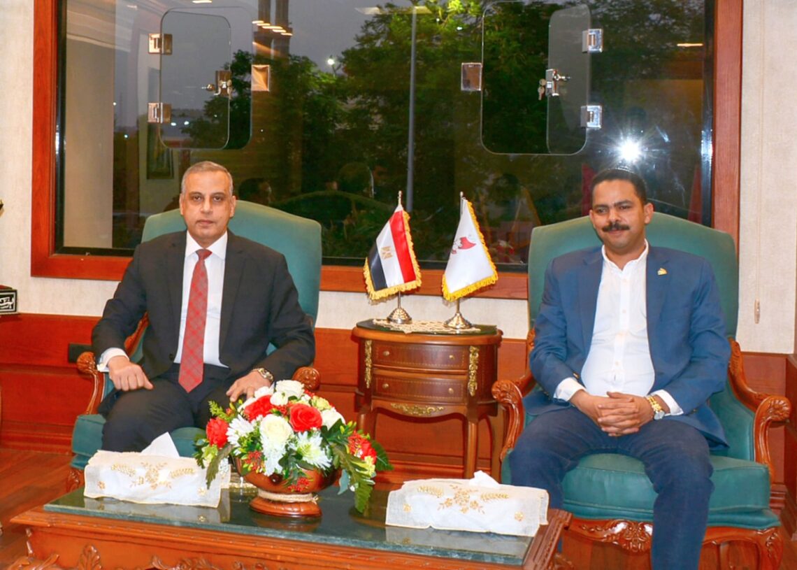 محافظ سوهاج يستقبل النائب الأول لرئيس حزب مستقبل وطن وزعيم الأغلبية البرلمانية 19 - جريدة المساء