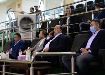 مصيلحي "و "رئيس مجلس الأمة والكويتي " يتابعان مباراة بيروت والبطائح الإماراتي 21 - جريدة المساء