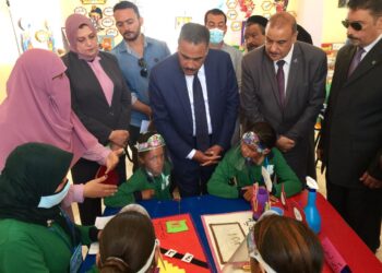 لمواجهة التسرب من التعليم.. "شعيب" يتفقد مدرسة للتعليم المجتمعى فى قلب صحراء مطروح 23 - جريدة المساء