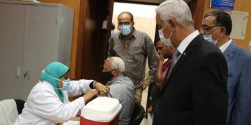 تطعيم 34 ألفًا من الطلاب والأساتذة والعاملين بجامعة المنوفية ضد فيروس كورونا 2 - جريدة المساء تطعيم 34 ألفًا من الطلاب والأساتذة والعاملين بجامعة المنوفية ضد فيروس كورونا 1 - جريدة المساء