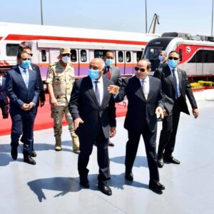 صور.. الرئيس يتفقد عربات القطارات الجديدة بميناء الأسكندرية 19 - جريدة المساء