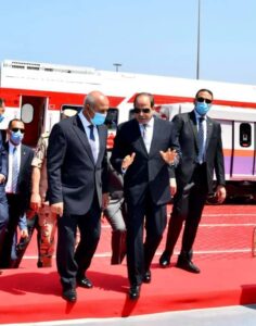 صور.. الرئيس يتفقد عربات القطارات الجديدة بميناء الأسكندرية 21 - جريدة المساء