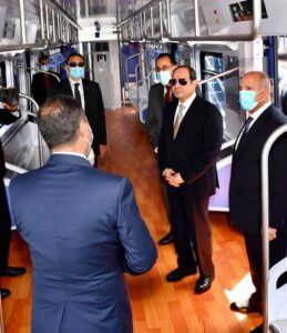 صور.. الرئيس يتفقد عربات القطارات الجديدة بميناء الأسكندرية 25 - جريدة المساء