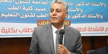 الاستاذ الدكتور يوسف غرباوى رئيس جامعة جنوب الوادي