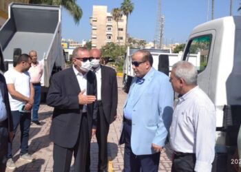 محافظ كفر الشيخ يتفقد الدفعة الثانية من سيارات نقل القمامة ٧سعة5 طن 25 - جريدة المساء