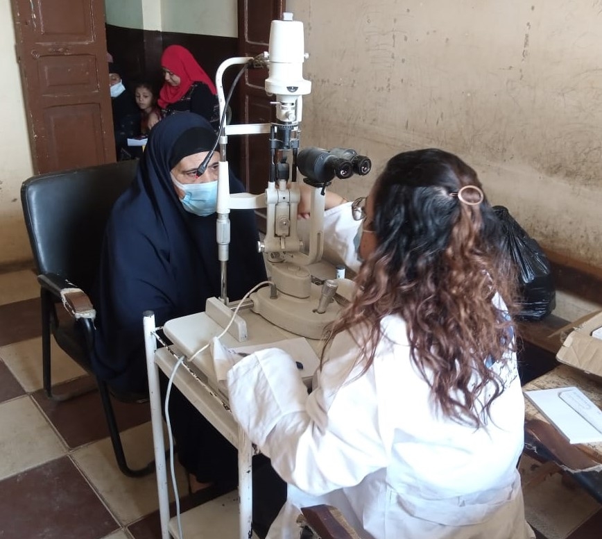 الكشف وتوفير العلاج لأكثر من 330 مواطناً و31 نظارة طبية في قافلة بقرية عمار ببني سويف 19 - جريدة المساء