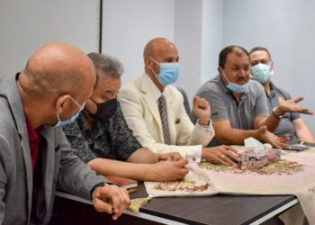 وكيل وزارة الصحة بالشرقية يناقش خطة العمل لتطعيم المواطنين بلقاح كورونا 16 - جريدة المساء