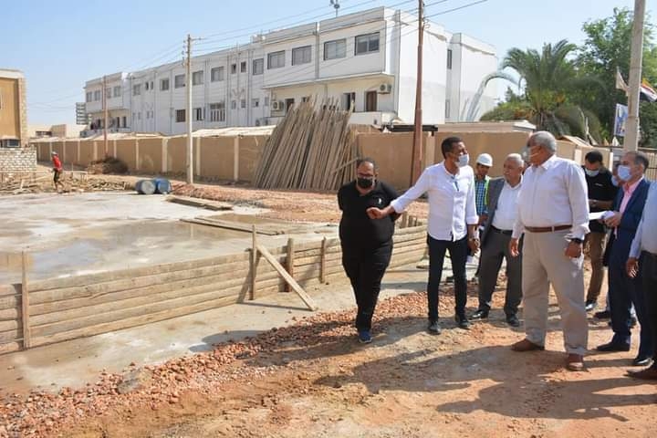 محافظ الوادي الجديد يتفقد أعمال تطوير مساكن الطالبات 19 - جريدة المساء