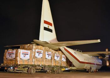 تنفيذاً لتوجيهات الرئيس عبد الفتاح السيسى مصر ترسل مساعدات إنسانية عاجلة عبر جسر جوى لجمهورية السودان   18 - جريدة المساء