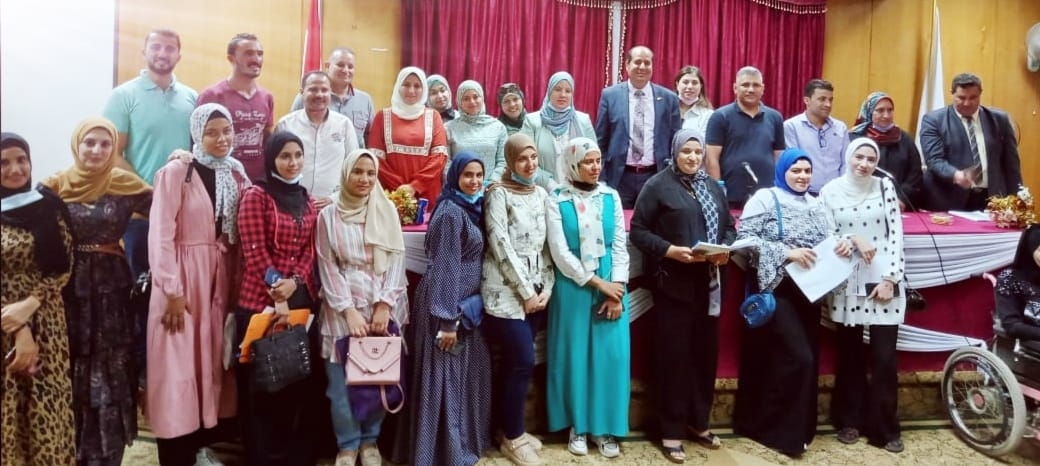 ندوة عن العلوم الٱنسانية ودور علم الٱجتماع لخدمة الخريجين في اداب كفر الشيخ 20 - جريدة المساء ندوة عن العلوم الٱنسانية ودور علم الٱجتماع لخدمة الخريجين في اداب كفر الشيخ 19 - جريدة المساء