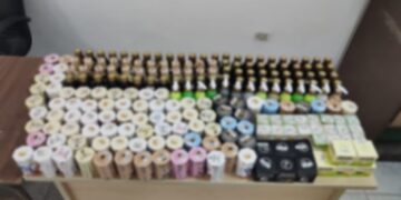 ضبط 363 عبوة من أدوية ومستحضرات تجميل مجهولة بالغردقة 2 - جريدة المساء ضبط 363 عبوة من أدوية ومستحضرات تجميل مجهولة بالغردقة 1 - جريدة المساء