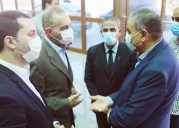 محافظ كفر الشيخ ونائبه يتابعان نقل حالتين من مصابي لاعبي فريق دسوق 26 - جريدة المساء