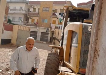 رئيس مدينه الحسينيه يتابع مشروعات حياه كريمه 27 - جريدة المساء